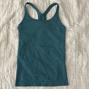 Lululemon tank top with lining